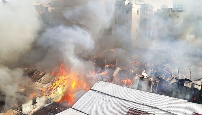 Nearly 200 Shanties Gutted in Maniknagar Area Fire