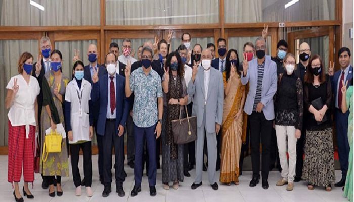 Foreign Diplomats Receive COVID-19 Vaccines