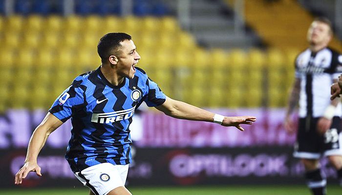 Sanchez Brace Sends Inter Six-Points Clear