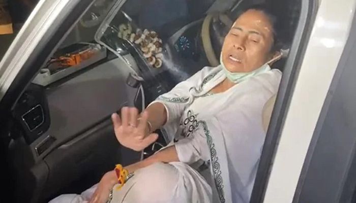 Mamata Banerjee Injured, Says Pushed by 4-5 Men