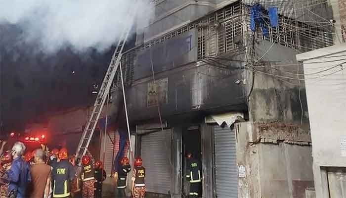 2 Die, 35 Injured in Armanitola Building Fire 