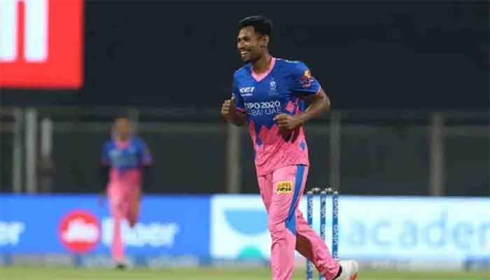 Mustafizur Rahman took 2/29 as his team Rajasthan Royals bounced back with a much-improved bowling performance to score their first points in the Indian Premier League (IPL) Thursday. || Photo: UNB