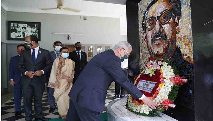 The UNGA President placed a wreath at the portrait of Bangabandhu || Photo: Collected