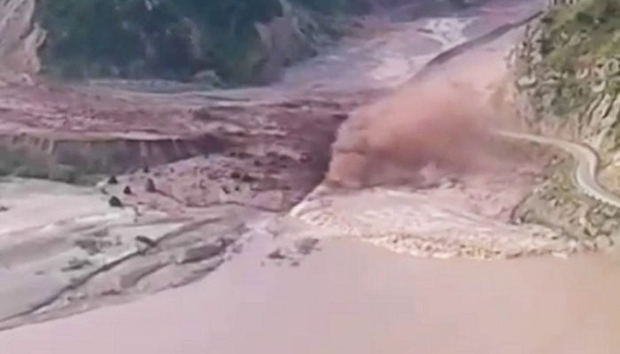 Tajikistan Says Eight Killed in Landslides