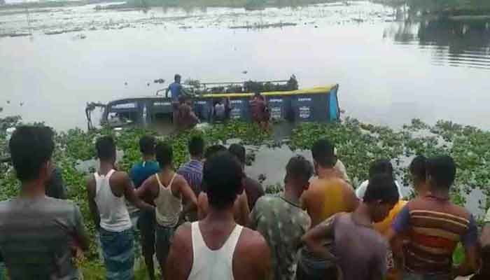 Bus Plunges into Canal in Sunamganj, 1 Dead, 5 Injured 
