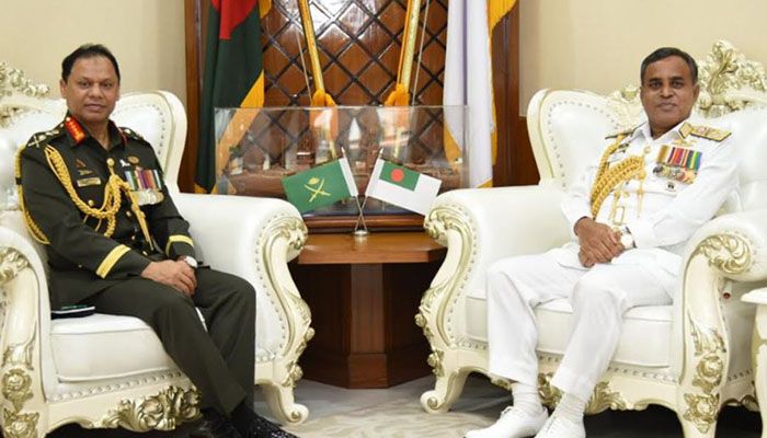 Army Chief Paid Courtesy Call on Naval Chief 