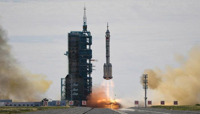 The launch of China's first crewed mission in nearly five years is a matter of huge prestige as Beijing prepares to mark the 100th anniversary of the ruling Communist Party on July 1 with a massive propaganda campaign. || Photo: Collected 