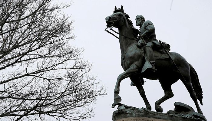  Confederate Statue || Photo: Collected 