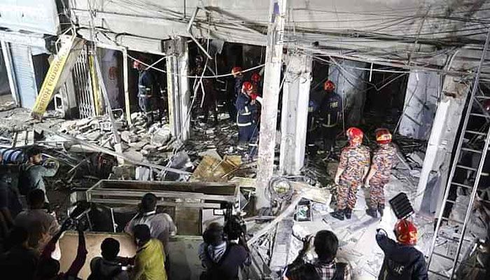 The death toll from Sunday's Moghbazar blast rose to 10 || Photo: Collected 