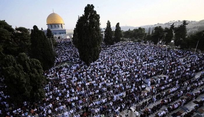 At least 20,000 Palestinians have performed the holy Eid al-Adha prayers on the grounds of the Al-Aqsa Mosque || Photo: Collected