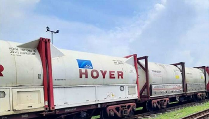 Oxygen Express of Indian Railways entered Bangladesh carry Liquid Medical Oxygen || Photo: Collected
