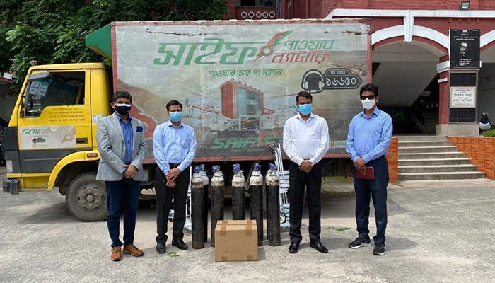 Saif Powertech Donates Oxygen Cylinder to Jessore Deputy Commissioner