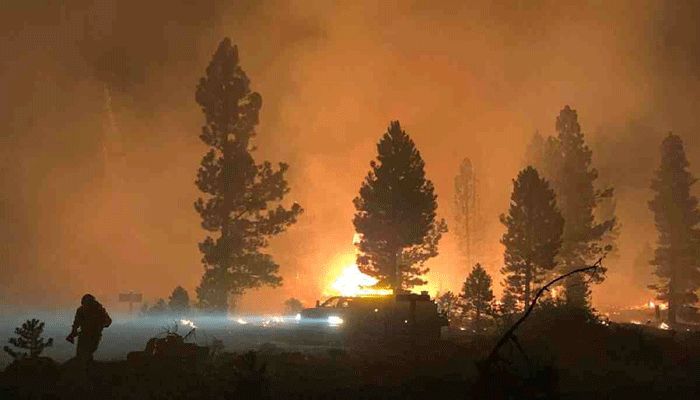 The monstrous wildfire burning in Oregon || Photo: Collected