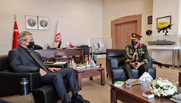 Chief of Army Staff of Bangladesh Army General SM Shafiuddin Ahmed and Turkey’s Defence Industries President Ismail Demir (Photo: Collected)