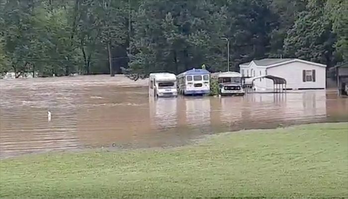 21 Dead in Tennessee Floods  