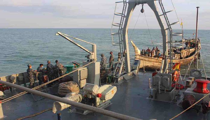 Navy Rescues 17 Stranded Fishermen from Bay of Bengal    