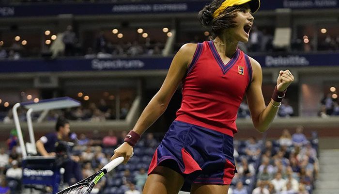 (New York City, US) Emma Raducanu, of Great Britain, reacts during her victory against Greece’s Maria Sakkari in the semi-finals of the US Open. Raducanu became the first qualifier, man or woman, to reach a grand slam final in the Open era || Photograph: Frank Franklin II/AP