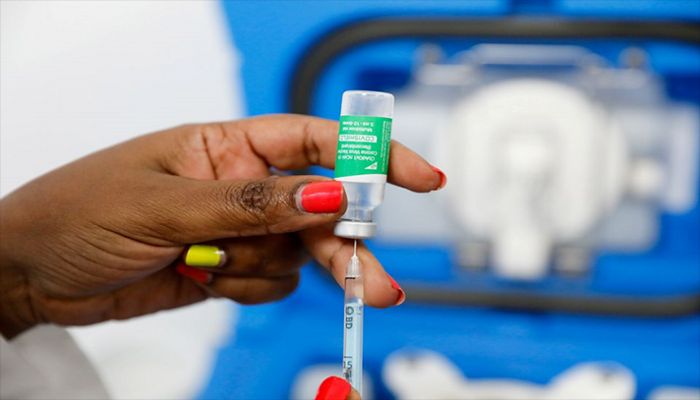 A medical worker prepares a dose of AstraZeneca's Covid-19 shot, at the Ruaraka Uhai Neema Hospital in Nairobi, Kenya, April 8, 2021. || Reuters Photo: Collected