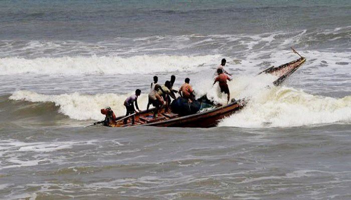 3 Fishermen Found Dead in Bay    