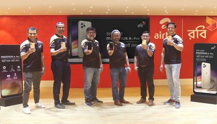 Robi Brings Co-Branded Smartphone Maximus R1 Pro || Photo: Collected 