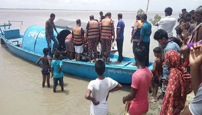 7 Missing as Trawler Capsizes in Turag River || Photo: Collected 