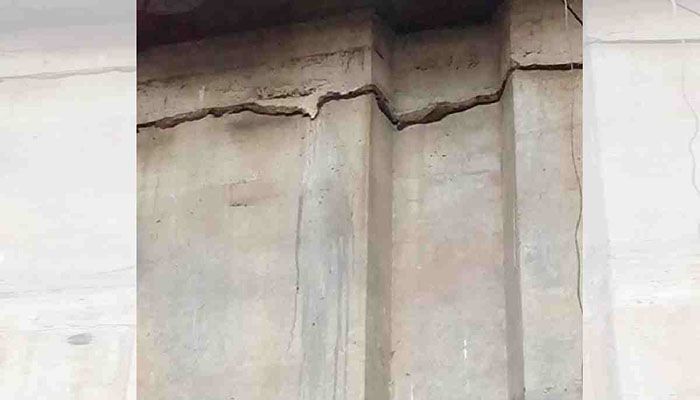 Commuters Hassled As Cracks Shut Bahaddarhat Flyover in Ctg 