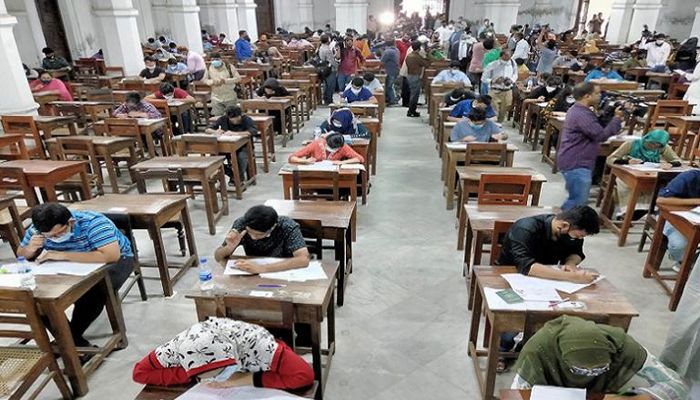 Dhaka University Admission Tests Begin  