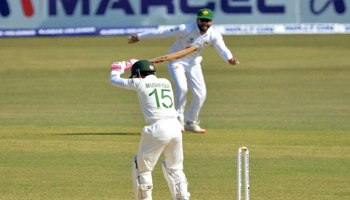 Bangladesh Set 202-Run Target for Pakistan   