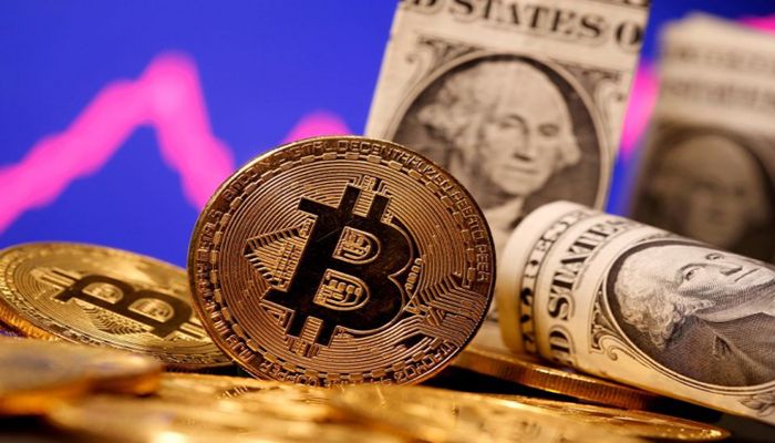 Bitcoin Falls More Than 4% 