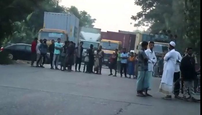 Clash in Sitakunda over UP Polls, Dhaka-Ctg Highway Blocked