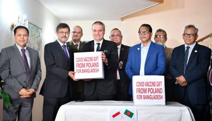Bangladesh Receives 3.2MN AstraZeneca Doses from Poland || Photo: Collected 