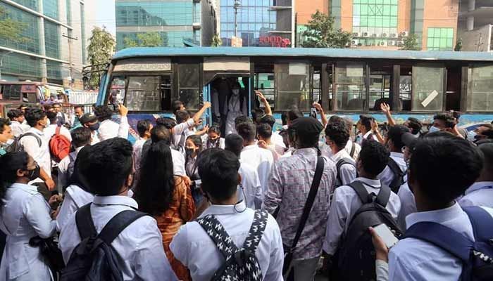 Decision on Half Fare in Buses Will Be Announced on Tuesday
