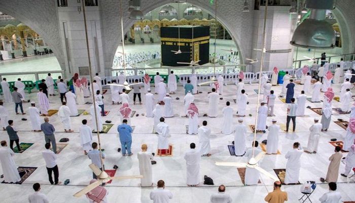 Saudi Arabia Sets Age Limit for Overseas Umrah Pilgrims    