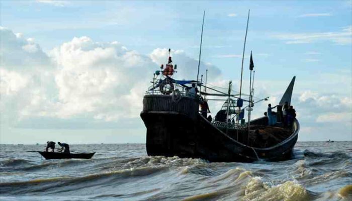 Myanmar Navy Frees 22 Bangladeshi Fishermen    
