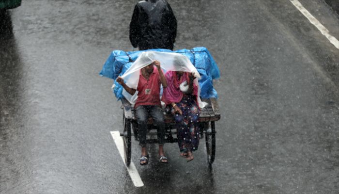 Rain to Continue throughout the Day, Suffering in Capital  