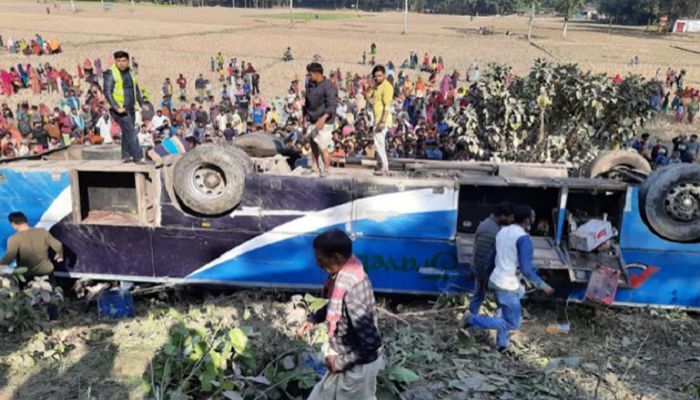 4 Killed As Bus Falls Into Ditch in Sirajganj  