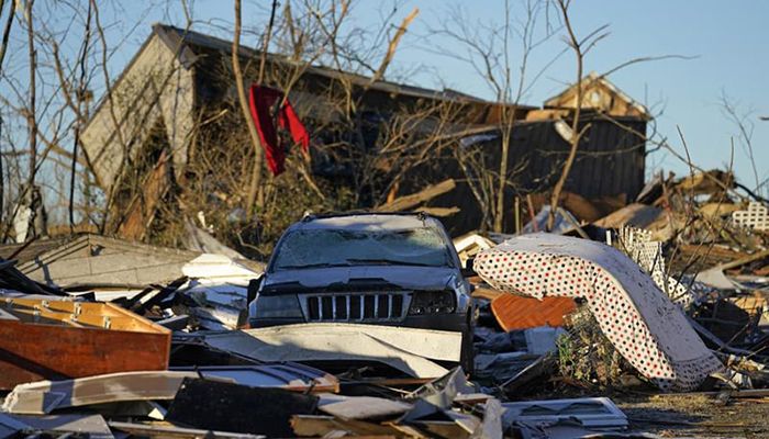 Thousands without Heat, Water after Tornadoes Kill 88 in US  