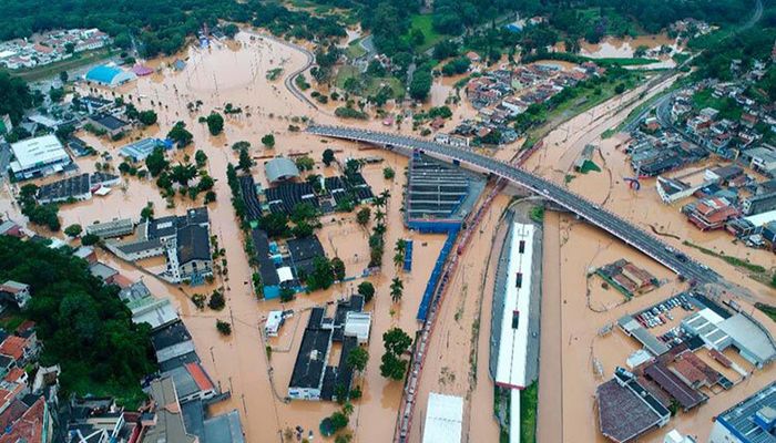 Torrential Rains Leave 18 Dead in Brazil   