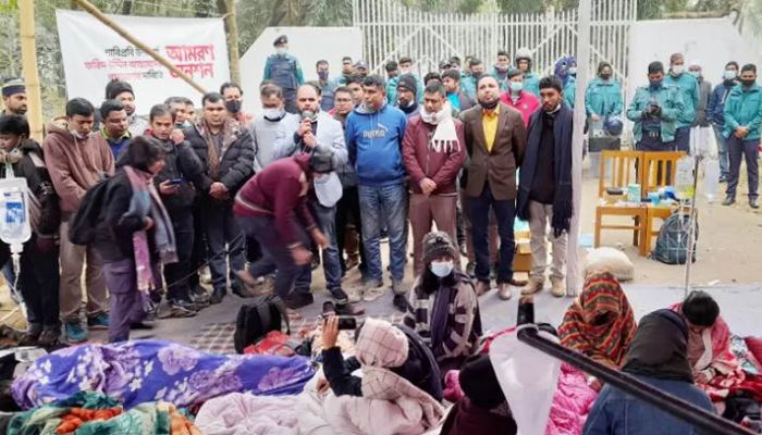 Twenty four Shahjalal University of Science and Technology (SUST) students went on an indefinite hunger strike on Wednesday, ten of whom were hospitalised by Friday || Photo: Collected  
