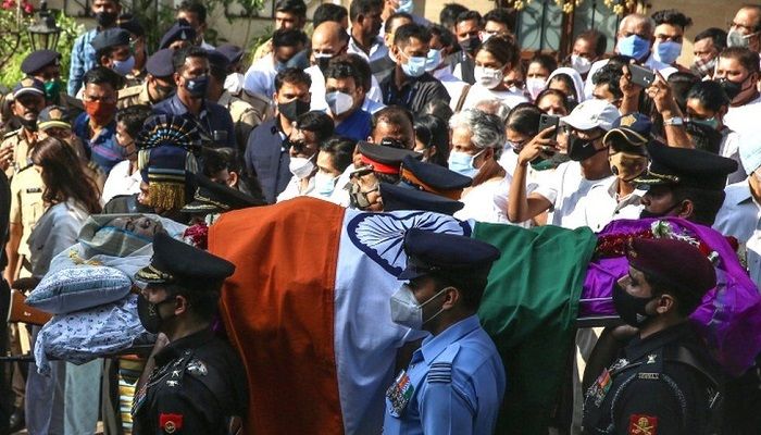 Nightingale of India Cremated With Full State Honour