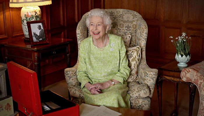 Queen Elizabeth Holds In-Person Meets Week after Covid Scare