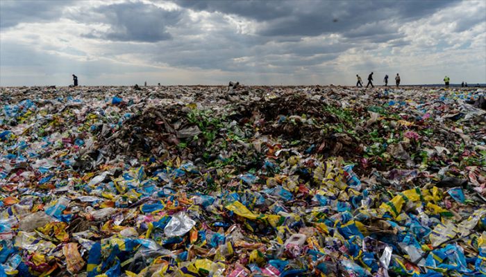 Africa Faces Tough Job Not to Become World's Plastic 'Dustbin'   