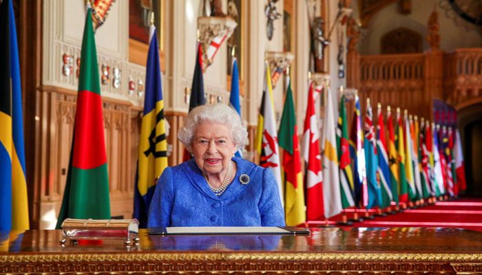 Queen Elizabeth Quietly Marks 70 yrs on British Throne  