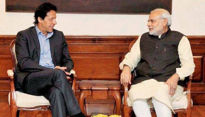 Imran Khan Wants TV Debate with Narendra Modi to Resolve Issues      