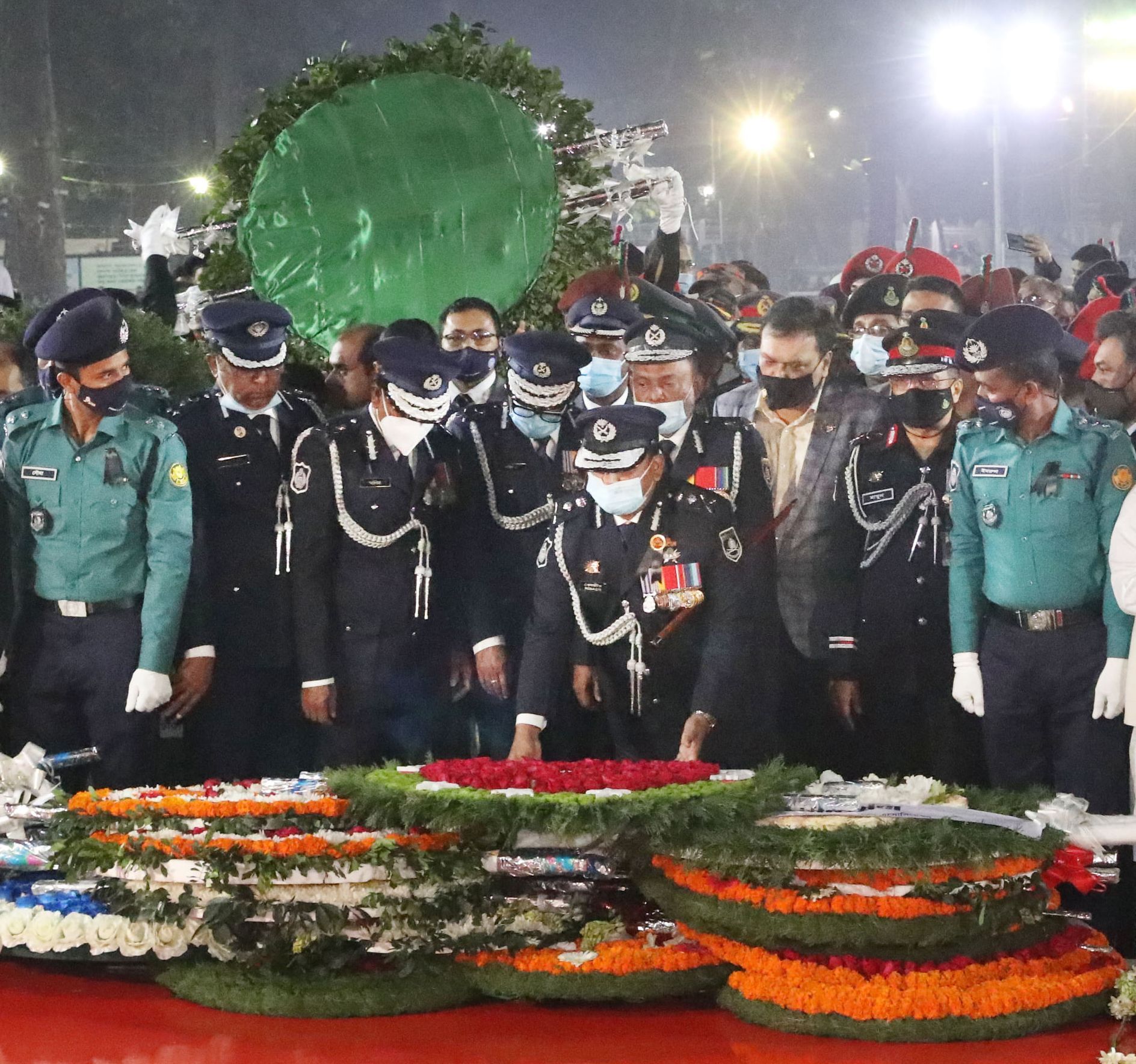 On behalf of Bangladesh Police, Inspector General of Police (IGP)
Dr Benazir Ahmed, Dhaka University (DU) Vice-Chancellor Professor Dr
Aktaruzzaman and foreign ambassadors to Bangladesh also paid tribute
to the language martyrs by placing wreaths at the Central Shaheed
Minar.