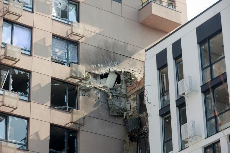 Buildings damaged after a military operation in the Shevchenkivskyi area of Kyiv || Photo: Reuters