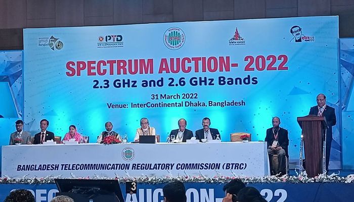 Bangladesh Raises Nearly $1.24Bn in Telecom Spectrum Auction