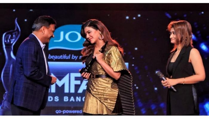 Bangladesh's Jaya Ahsan Bags Filmfare Award in West Bengal Again     