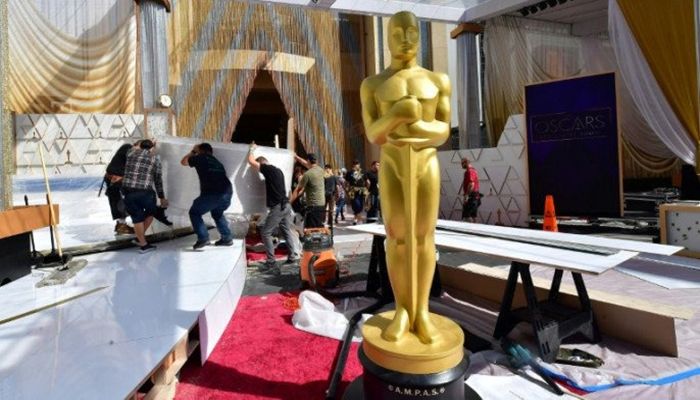 Oscars Back in Hollywood As 'CODA' Seeks Top Prize    