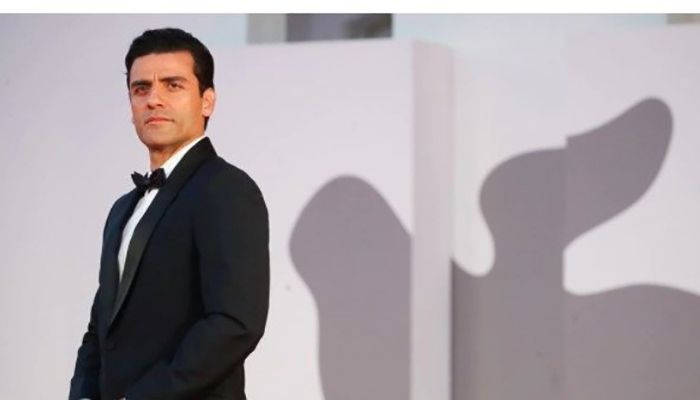 The 78th Venice Film Festival - Screening of the film "Scenes From A Marriage" out of competition - Venice, Italy, 4 September 2021 - Actor Oscar Isaac poses on the red carpet. || Photo: Reuters